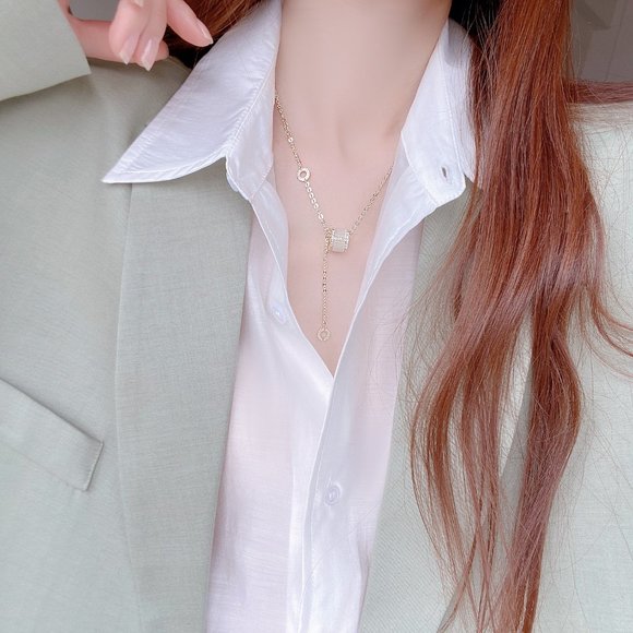 NEW 14K Gold Plated Diamond Circle Drop Necklace - Picture 3 of 11